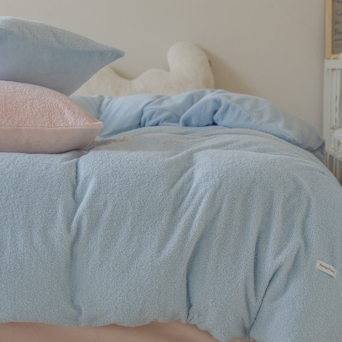 91家纺网 家纺一手货源 找家纺 洋铭区 2021新款ab版牛奶绒软糖绒四件套 海星蓝