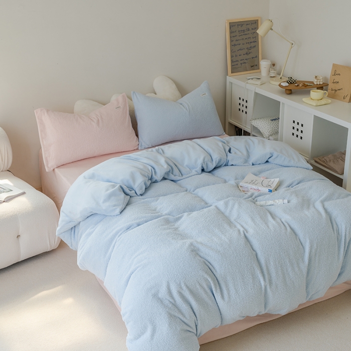 91家纺网 家纺一手货源 找家纺 洋铭区 2021新款ab版牛奶绒软糖绒四件套 海星蓝