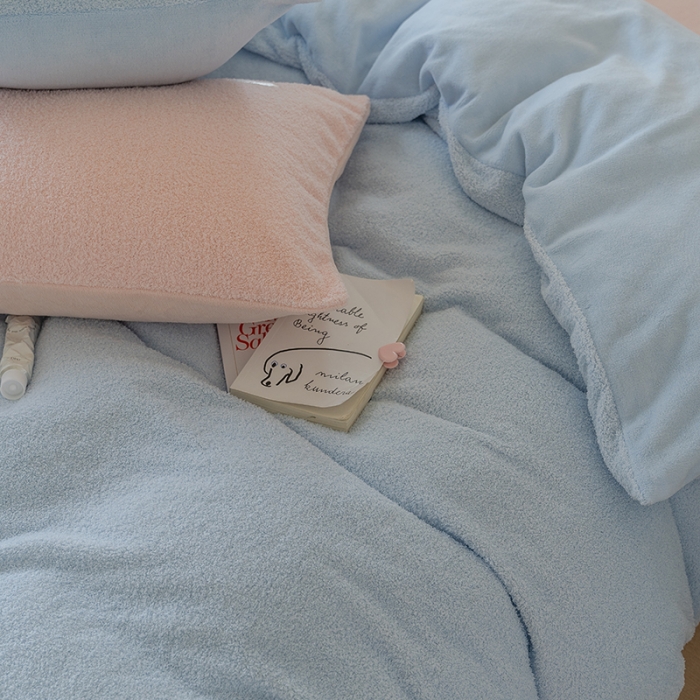 91家纺网 家纺一手货源 找家纺 洋铭区 2021新款ab版牛奶绒软糖绒四件套 海星蓝