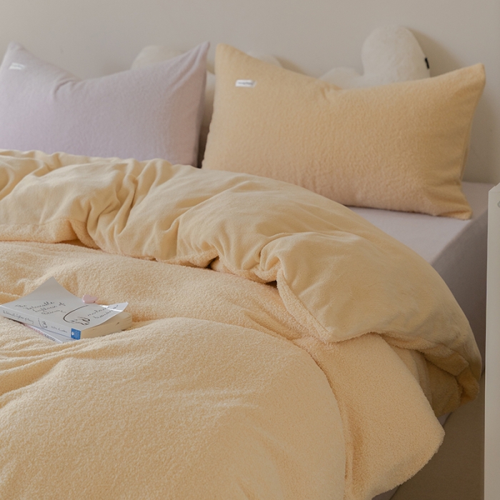 91家纺网 家纺一手货源 找家纺 洋铭区 2021新款ab版牛奶绒软糖绒四件套 夏日黄