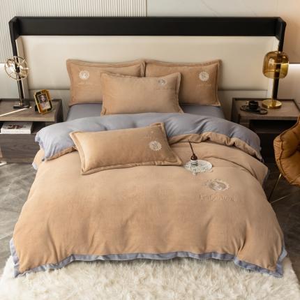 91家纺网 家纺一手货源 找家纺 总芯贝儿新款轻奢风宽边绣花加厚牛奶绒保暖四件套法莱宝宝绒被套