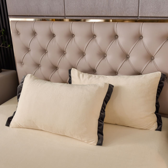 91家纺网 家纺一手货源 找家纺 简爱家纺2025款高克重牛奶绒拼角工艺四件套 H款-米黄