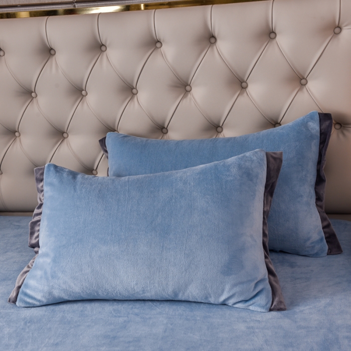 91家纺网 家纺一手货源 找家纺 简爱家纺2025款高克重牛奶绒拼角工艺四件套 H款-天蓝