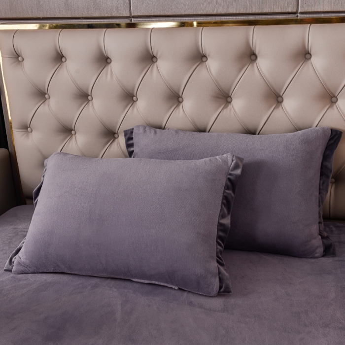 91家纺网 家纺一手货源 找家纺 简爱家纺2025款高克重牛奶绒拼角工艺四件套 H款-烟熏灰