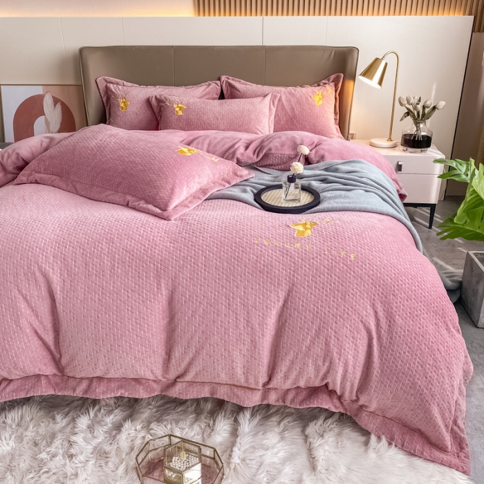 91家纺网 家纺一手货源 找家纺 （总）棉生活家纺 2021新款牛奶绒雕花刺绣四件套