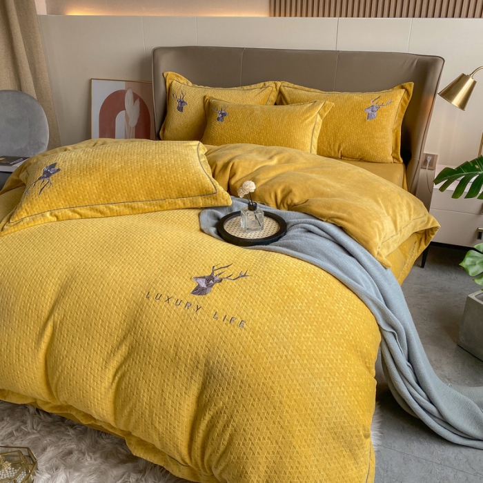 91家纺网 家纺一手货源 找家纺 棉生活家纺 2021新款牛奶绒雕花刺绣四件套 野格-黄