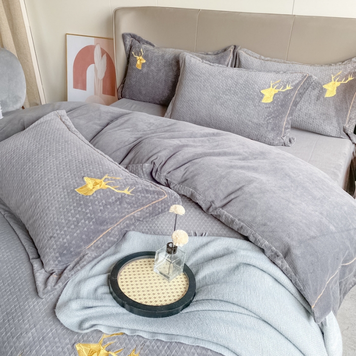 91家纺网 家纺一手货源 找家纺 棉生活家纺 2021新款牛奶绒雕花刺绣四件套 野格-灰