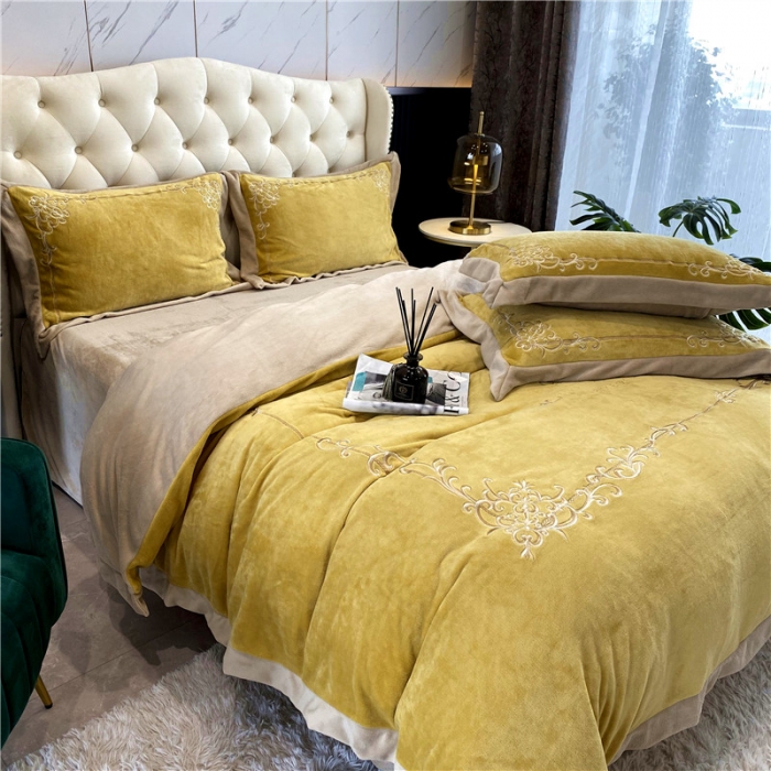 91家纺网 家纺一手货源 找家纺 露梦新款210克超柔牛奶绒抗静电轻奢刺绣款四件套卡琳娜姜黄