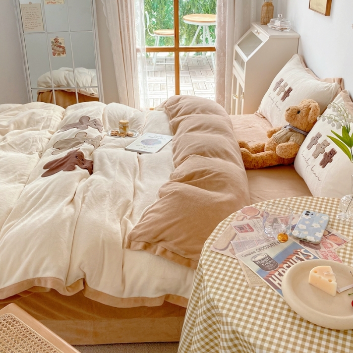 91家纺网 家纺一手货源 找家纺 星期八2021新款三只熊牛奶绒四件套水晶法莱绒套件直播 三只熊