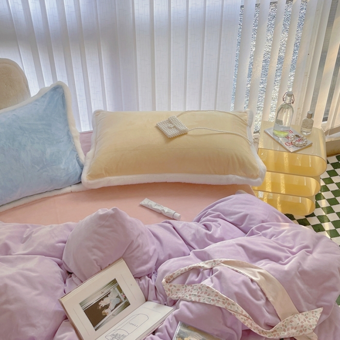 91家纺网 家纺一手货源 找家纺 圆岛家新品纺撞色混搭马卡龙ins慢热风冬款暖绒四件套 香芋紫-枕套黄拼蓝＋床单樱花粉