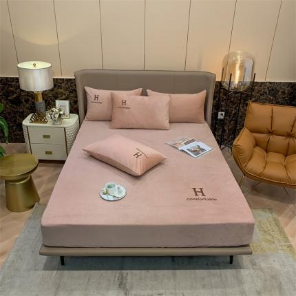 91家纺网 家纺一手货源 找家纺 首尔家纺2021新款水晶绒床笠款三件套 玉色