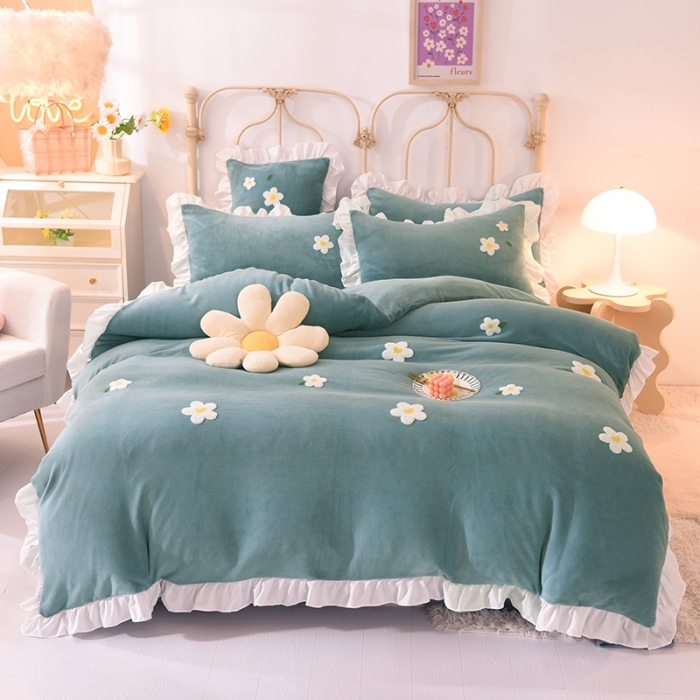 91家纺网 家纺一手货源 找家纺 2021 梦之岛 新款牛奶绒毛巾绣四件套 小雏菊-蓝