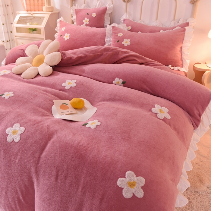 91家纺网 家纺一手货源 找家纺 2021 梦之岛 新款牛奶绒毛巾绣四件套 小雏菊-豆沙