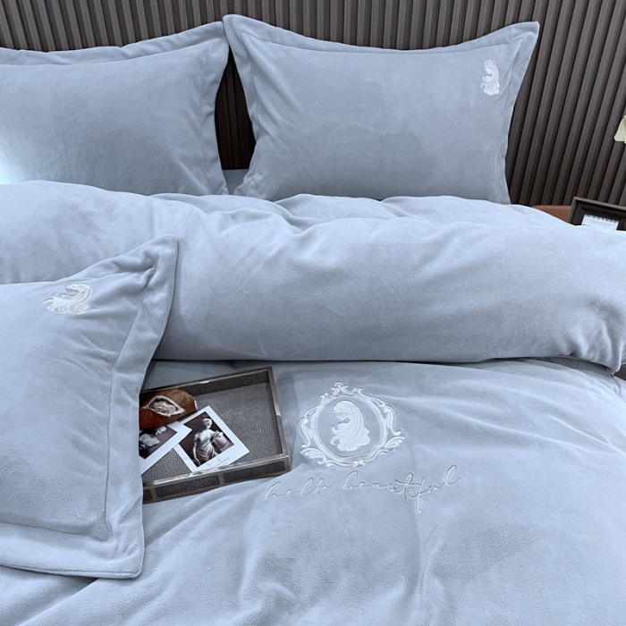 91家纺网 家纺一手货源 找家纺 榻尚家居 2021新款柔暖绒四件套茱莉系列 茱莉灰