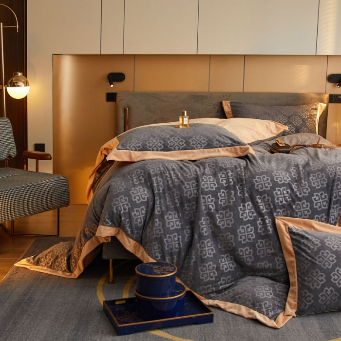 91家纺网 家纺一手货源 找家纺 爱缦2021新款格调系列棚拍230克婴儿绒四件套 亚麻灰