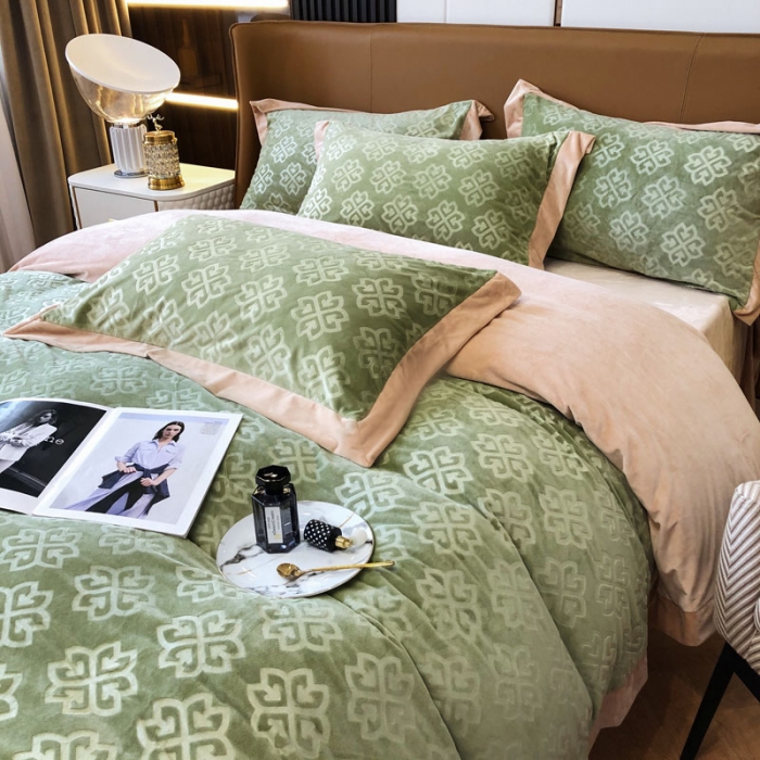 91家纺网 家纺一手货源 找家纺 爱缦2021格调系列实拍230克婴儿绒四件套 迷雾绿