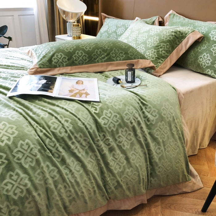 91家纺网 家纺一手货源 找家纺 爱缦2021格调系列实拍230克婴儿绒四件套 迷雾绿