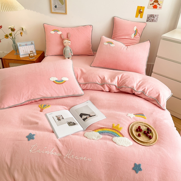 91家纺网 家纺一手货源 找家纺 绒兔兔 2021秋冬牛奶绒毛巾绣韩版床裙床单四件套 七彩云-粉玉