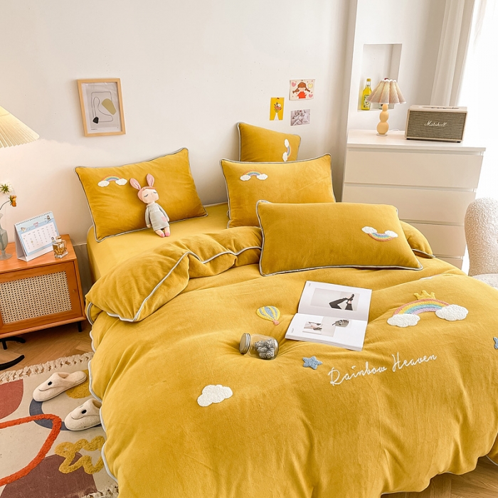 91家纺网 家纺一手货源 找家纺 绒兔兔 2021秋冬牛奶绒毛巾绣韩版床裙床单四件套 七彩云-姜黄