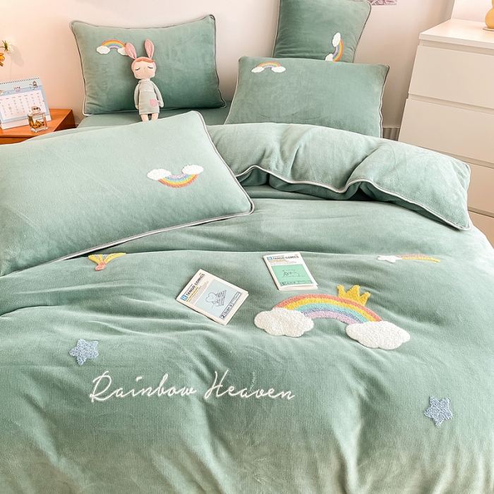 91家纺网 家纺一手货源 找家纺 绒兔兔 2021秋冬牛奶绒毛巾绣韩版床裙床单四件套 七彩云-青绿