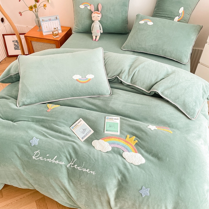 91家纺网 家纺一手货源 找家纺 绒兔兔 2021秋冬牛奶绒毛巾绣韩版床裙床单四件套 七彩云-青绿