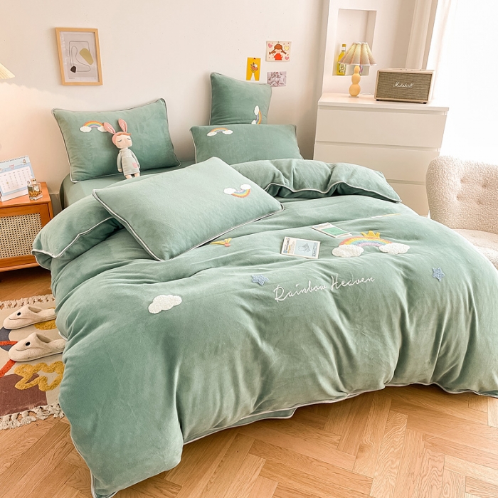 91家纺网 家纺一手货源 找家纺 绒兔兔 2021秋冬牛奶绒毛巾绣韩版床裙床单四件套 七彩云-青绿