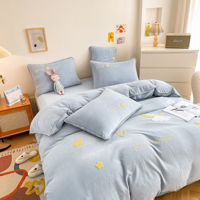 91家纺网 家纺一手货源 找家纺 绒兔兔 2021秋冬牛奶绒毛巾绣韩版床裙床单四件套 晚安-浅蓝