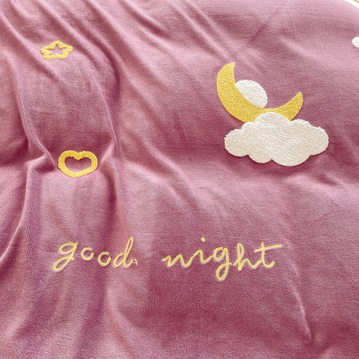 91家纺网 家纺一手货源 找家纺 绒兔兔 2021秋冬牛奶绒毛巾绣韩版床裙床单四件套 晚安-浅紫