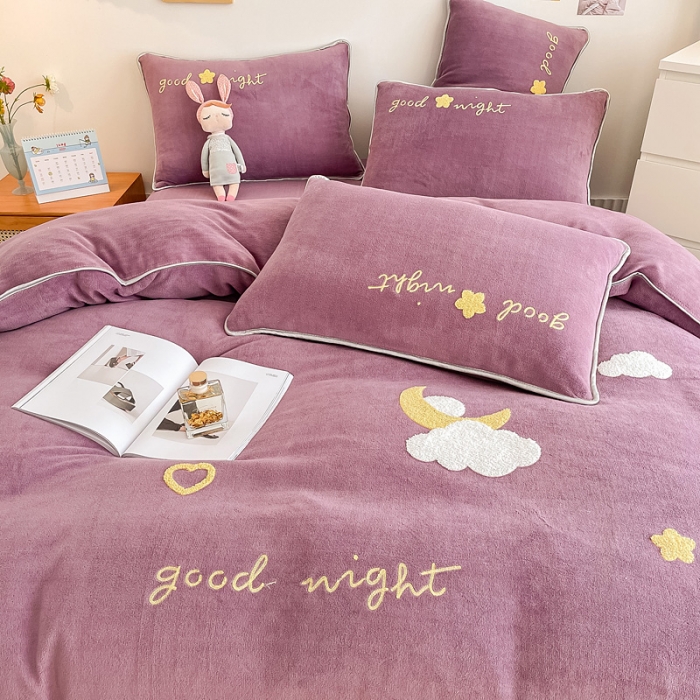 91家纺网 家纺一手货源 找家纺 绒兔兔 2021秋冬牛奶绒毛巾绣韩版床裙床单四件套 晚安-浅紫