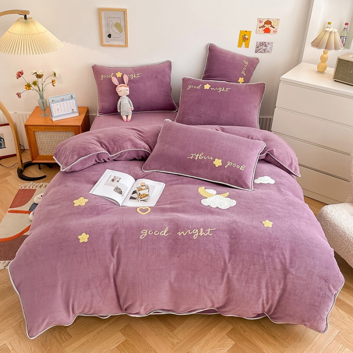 91家纺网 家纺一手货源 找家纺 绒兔兔 2021秋冬牛奶绒毛巾绣韩版床裙床单四件套 晚安-浅紫
