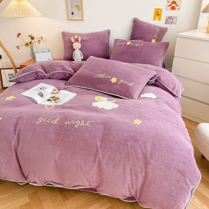 91家纺网 家纺一手货源 找家纺 绒兔兔 2021秋冬牛奶绒毛巾绣韩版床裙床单四件套 晚安-浅紫