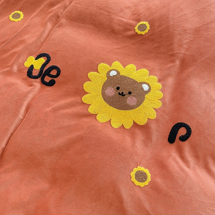 91家纺网 家纺一手货源 找家纺 绒兔兔 2021秋冬牛奶绒毛巾绣韩版床裙床单四件套 向日葵-红橘