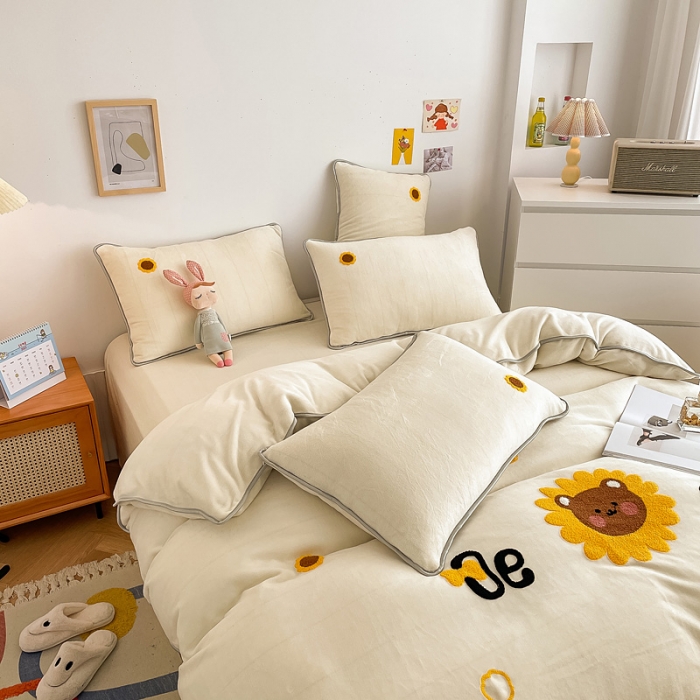 91家纺网 家纺一手货源 找家纺 绒兔兔 2021秋冬牛奶绒毛巾绣韩版床裙床单四件套 向日葵-米色