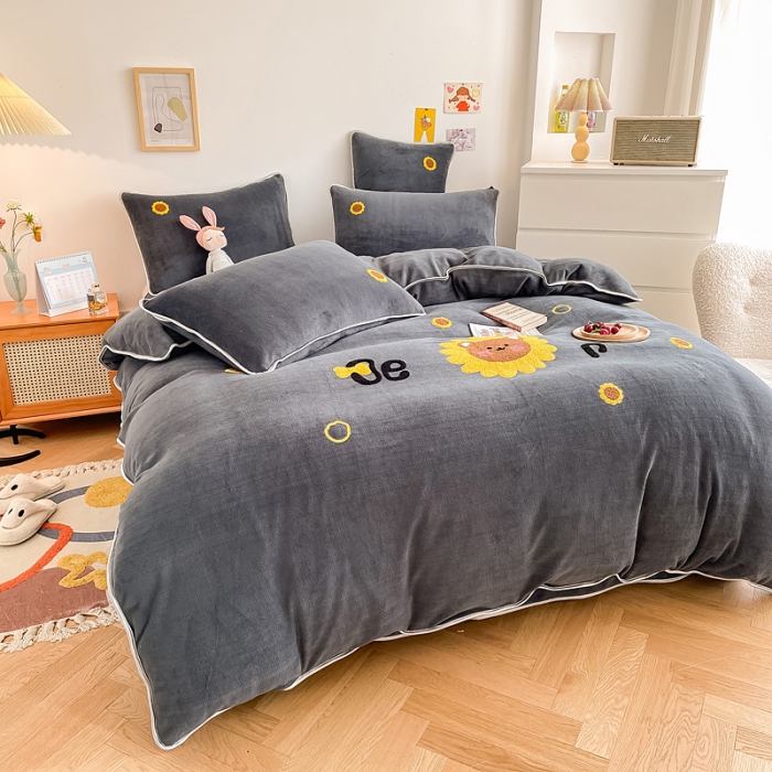 91家纺网 家纺一手货源 找家纺 绒兔兔 2021秋冬牛奶绒毛巾绣韩版床裙床单四件套 向日葵-深灰