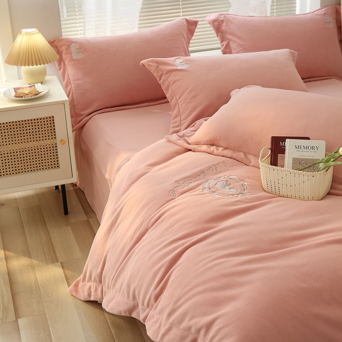 91家纺网 家纺一手货源 找家纺 （总）榻尚家居 2023新款清新柔暖绒四件套茱莉系列