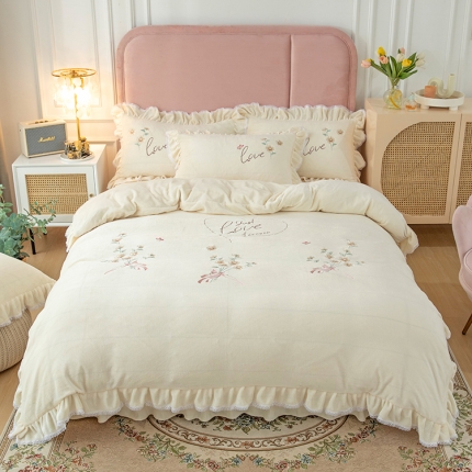 91家纺网 家纺一手货源 找家纺 （总）亲亲公主 2025新款高端牛奶绒刺绣四件套