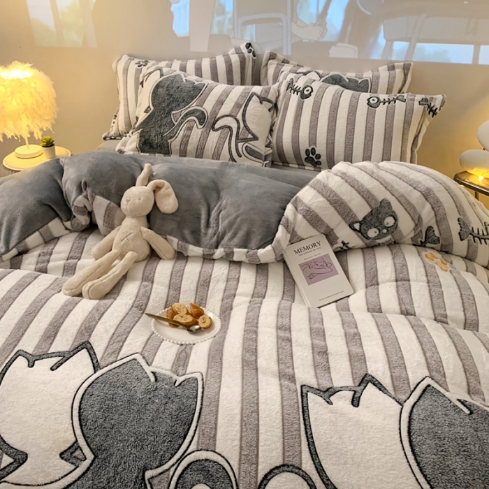 91家纺网 家纺一手货源 找家纺 慕尚 2022新款5D雪花绒单品被套 情侣猫咪