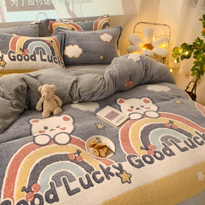 91家纺网 家纺一手货源 找家纺 慕尚 2022新款5D雪花绒单品被套 幸运小熊