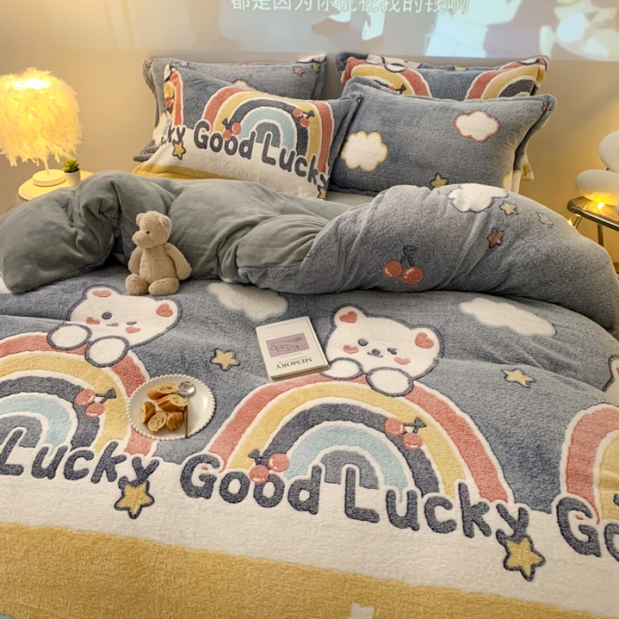 91家纺网 家纺一手货源 找家纺 慕尚 2022新款5D雪花绒单品被套 幸运小熊