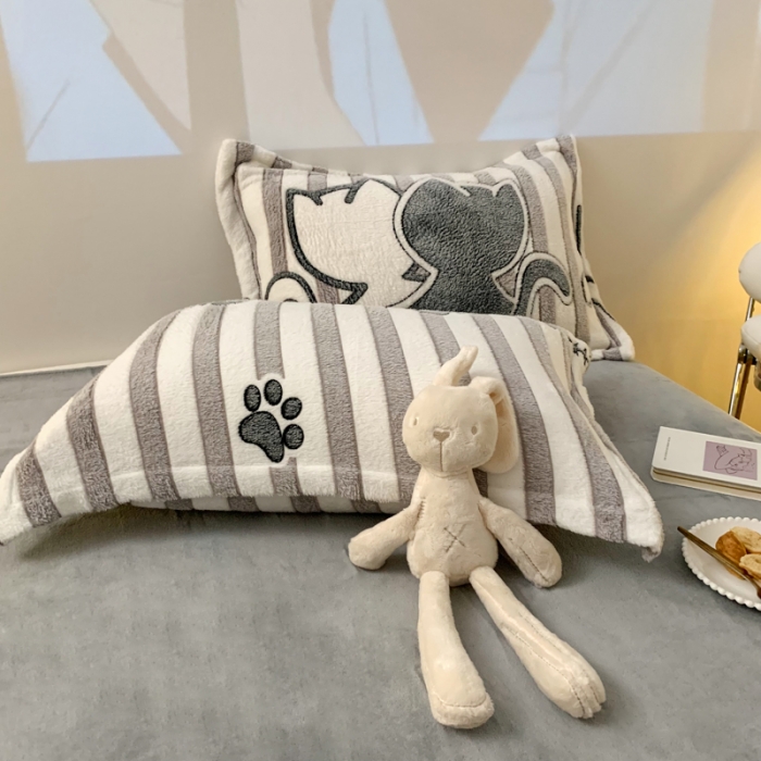 91家纺网 家纺一手货源 找家纺 慕尚 2022新款5D雪花绒四件套 情侣猫咪