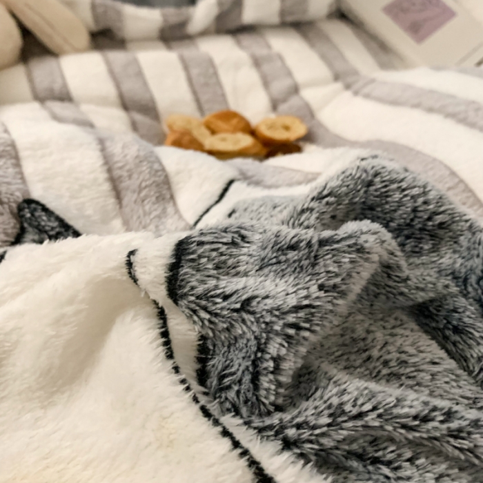 91家纺网 家纺一手货源 找家纺 慕尚 2022新款5D雪花绒四件套 情侣猫咪