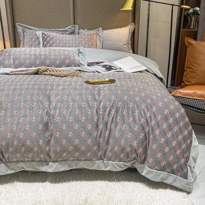 91家纺网 家纺一手货源 找家纺 米奈 2021新款高克重婴儿绒印花四件套 贝达-灰