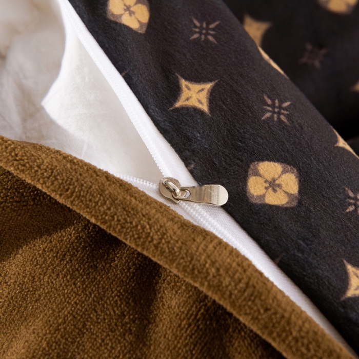 91家纺网 家纺一手货源 找家纺 ds生活馆2021新款奢系列数码印花水晶绒牛奶绒四件套 经典古琦