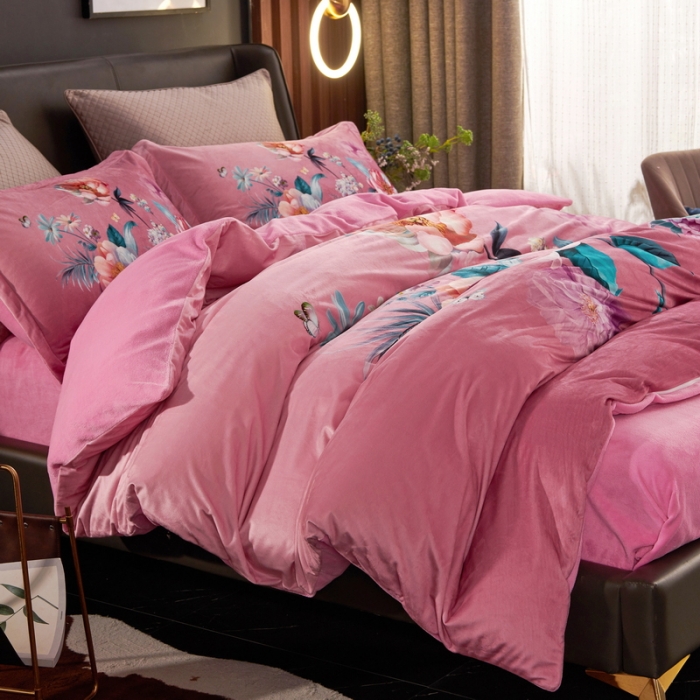 91家纺网 家纺一手货源 找家纺 ds生活馆2021新款奢系列数码印花水晶绒牛奶绒四件套 馨雨繁夏