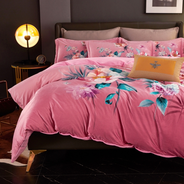 91家纺网 家纺一手货源 找家纺 ds生活馆2021新款奢系列数码印花水晶绒牛奶绒四件套 馨雨繁夏