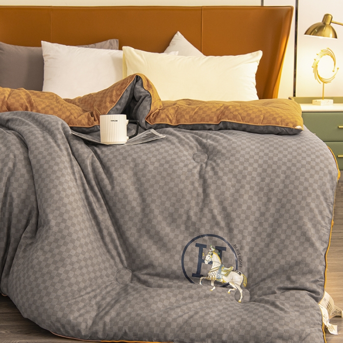 91家纺网 家纺一手货源 找家纺 丽卡家纺  2023新款格林冬被 咖啡色