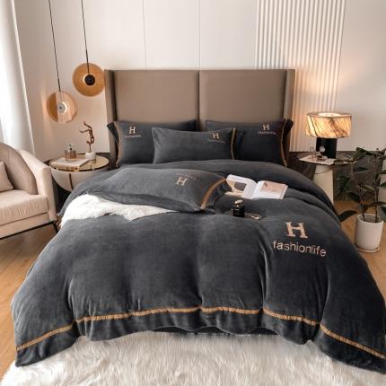 91家纺网 家纺一手货源 找家纺 （总）米彩家纺2023新款加厚牛奶绒刺绣H款四件套