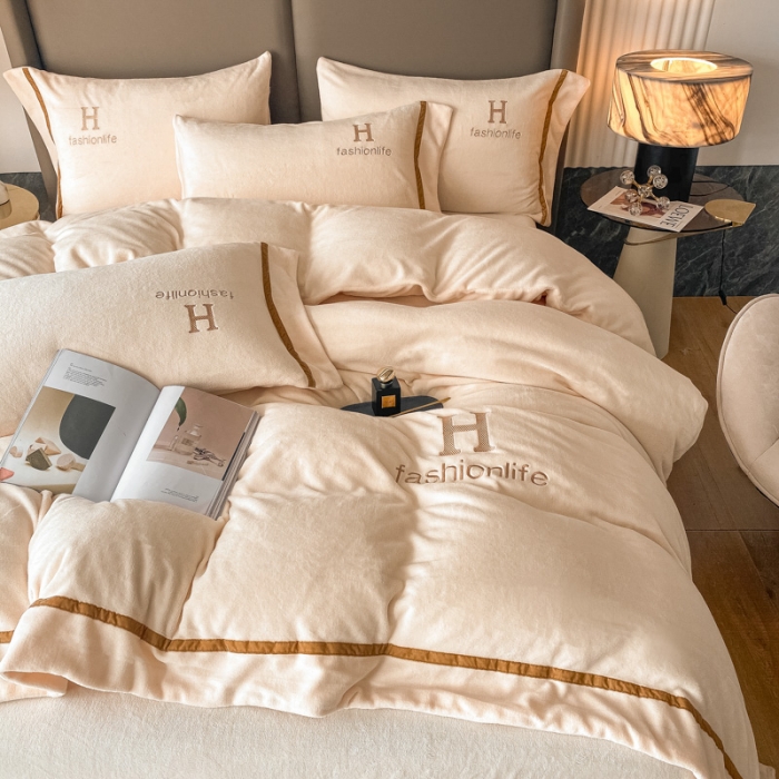 91家纺网 家纺一手货源 找家纺 （总）米彩家纺2023新款加厚牛奶绒刺绣H款四件套