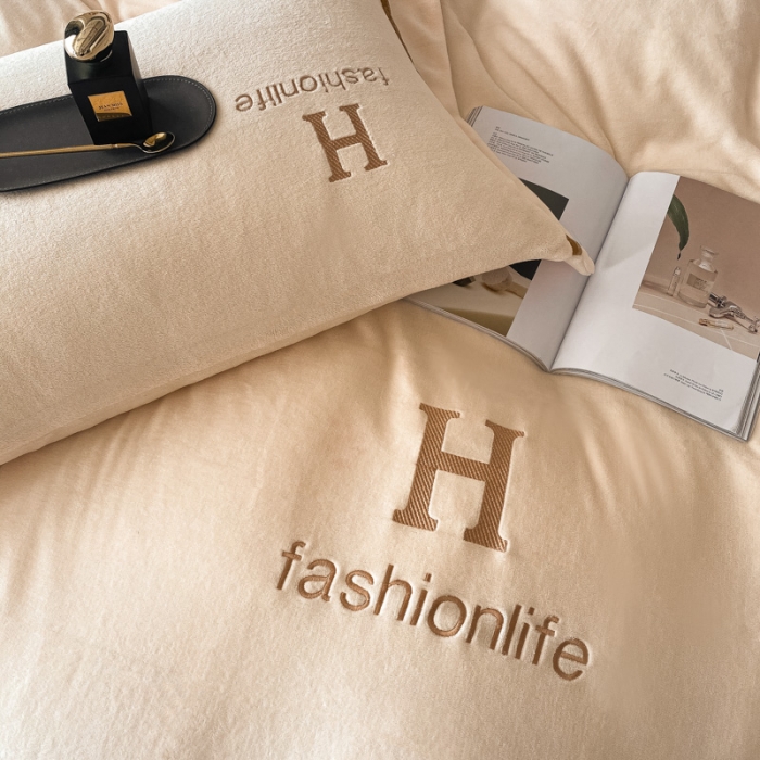 91家纺网 家纺一手货源 找家纺 （总）米彩家纺2023新款加厚牛奶绒刺绣H款四件套