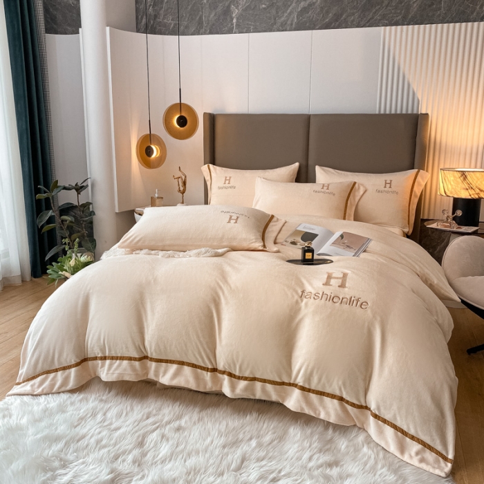 91家纺网 家纺一手货源 找家纺 （总）米彩家纺2023新款加厚牛奶绒刺绣H款四件套